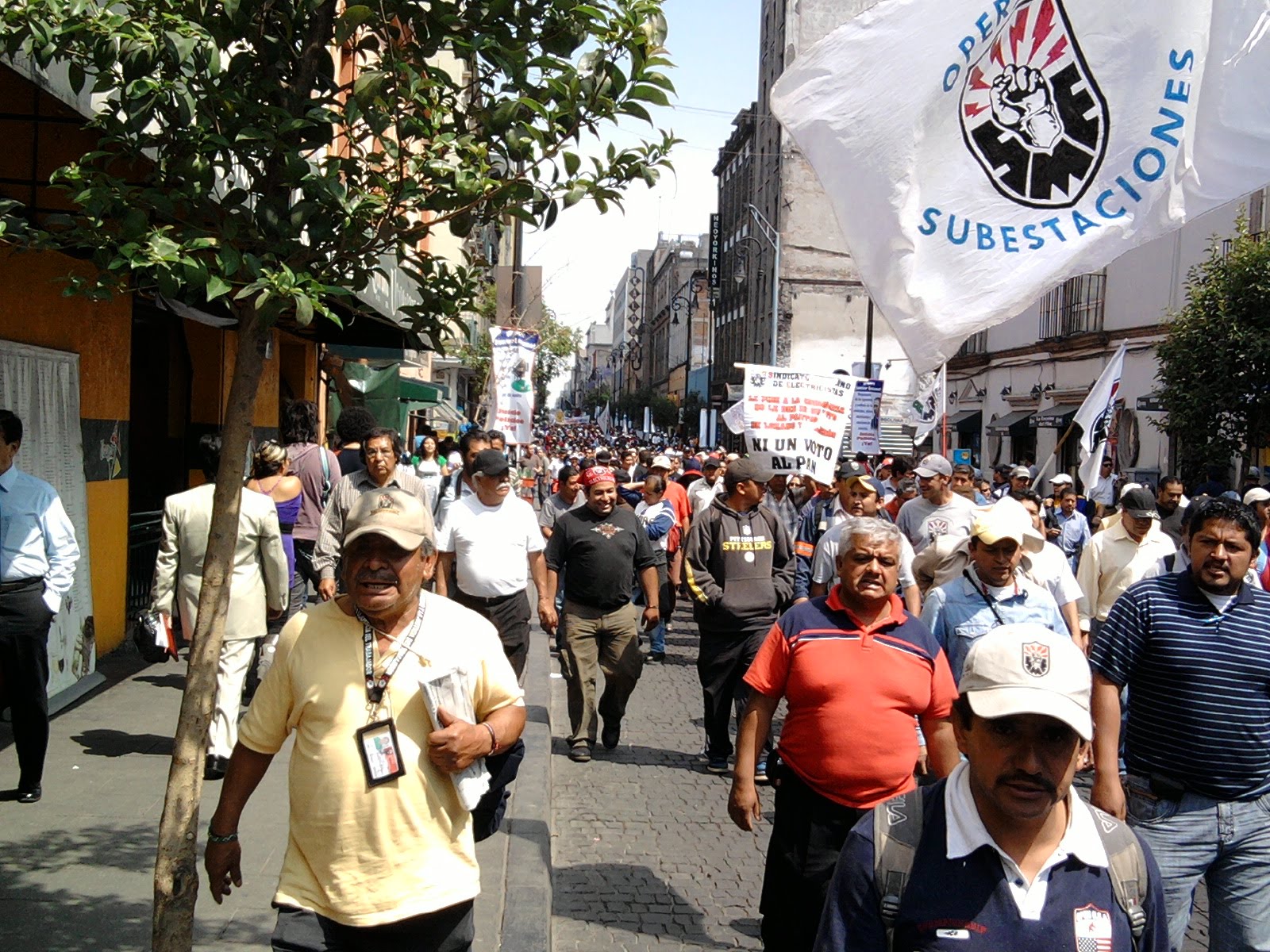 MARCHA A GOBERNACION