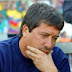 Players urge Colombia coach to stay despite assault