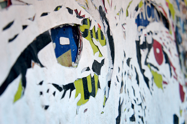 فن الرسم بالنحت على الجدران Vhils+urban+art+graffiti+artist+19