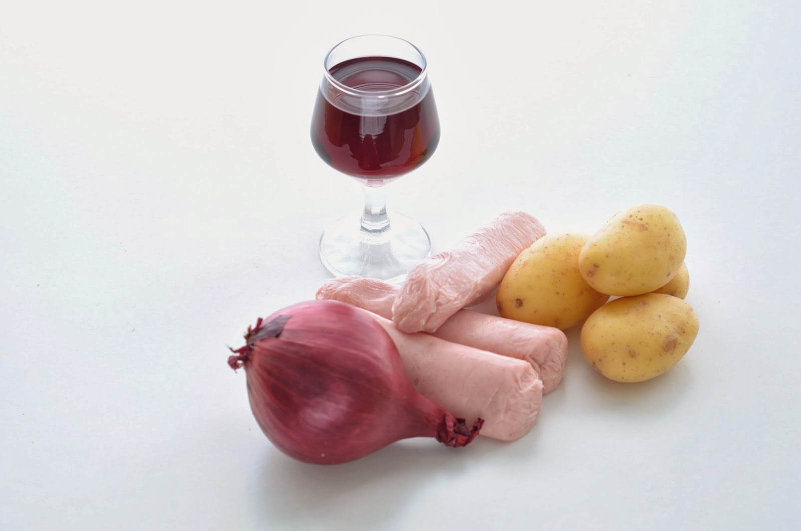 Simple Food Deluxe Caramelised Red Onion Gravy with Sausage and Mash