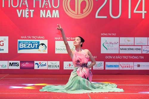 Thí sinh Hoa hậu sơ tuyển 'Người đẹp tài năng' Thí sinh Hoa hậu sơ tuyển 'Người đẹp tài năng'