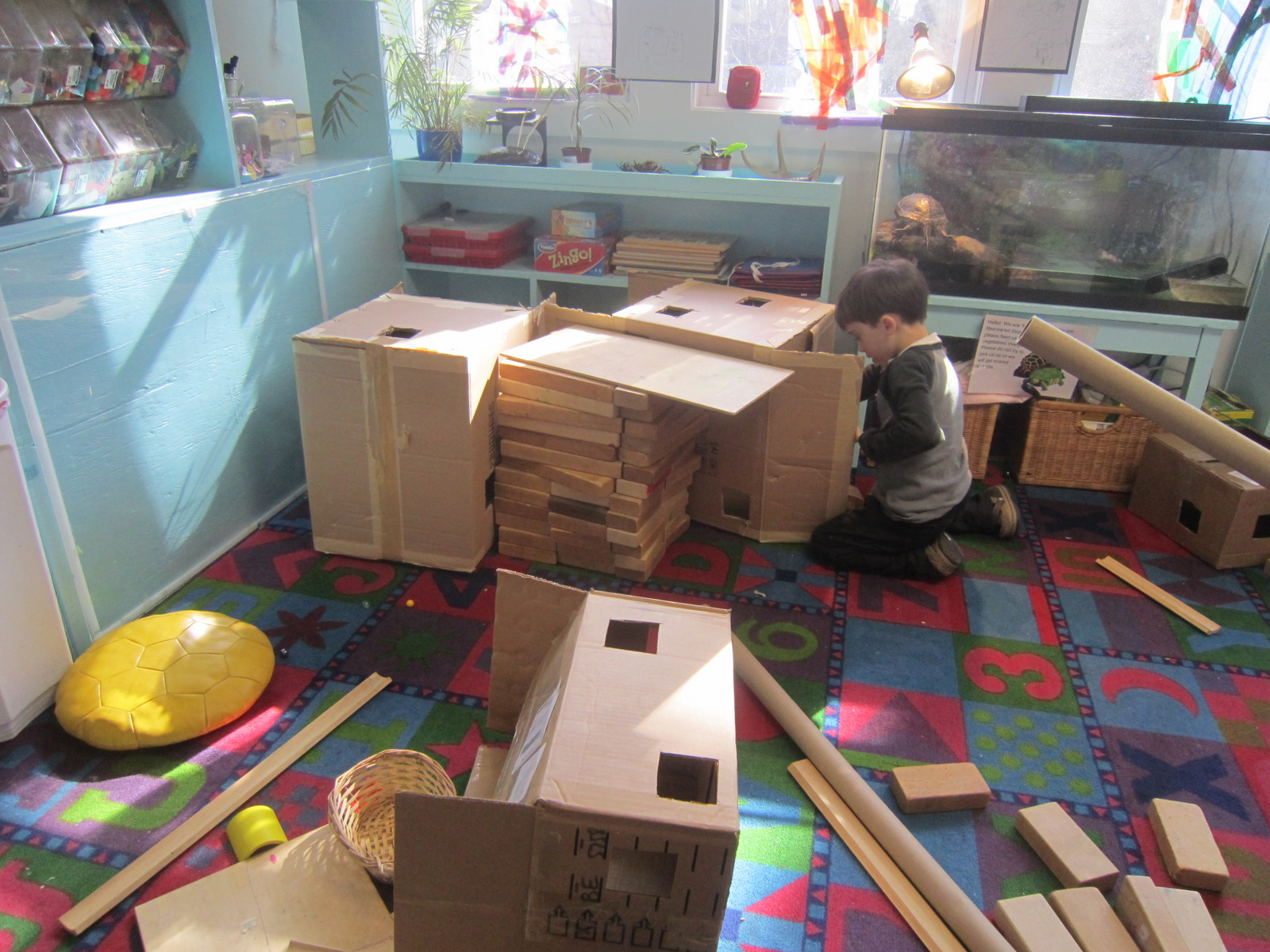 Playfully Learning Boxes, tunnels and tubes