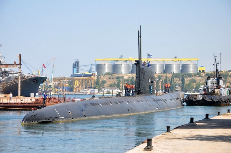 http://4.bp.blogspot.com/-5bAg5PFbXW8/Ugr0Gv1dutI/AAAAAAAAcQc/vhQQVkbfYr8/s1600/Ukrainian+Navy+Foxtrot+Class+Zaporozhye+Diesel+Electric+Submarine+(SSK)+(4).jpg