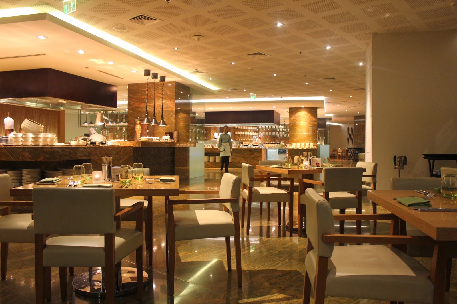 ilovepurpleblend: Kitchen 6 @ JW Marriott Marquis-Dubai