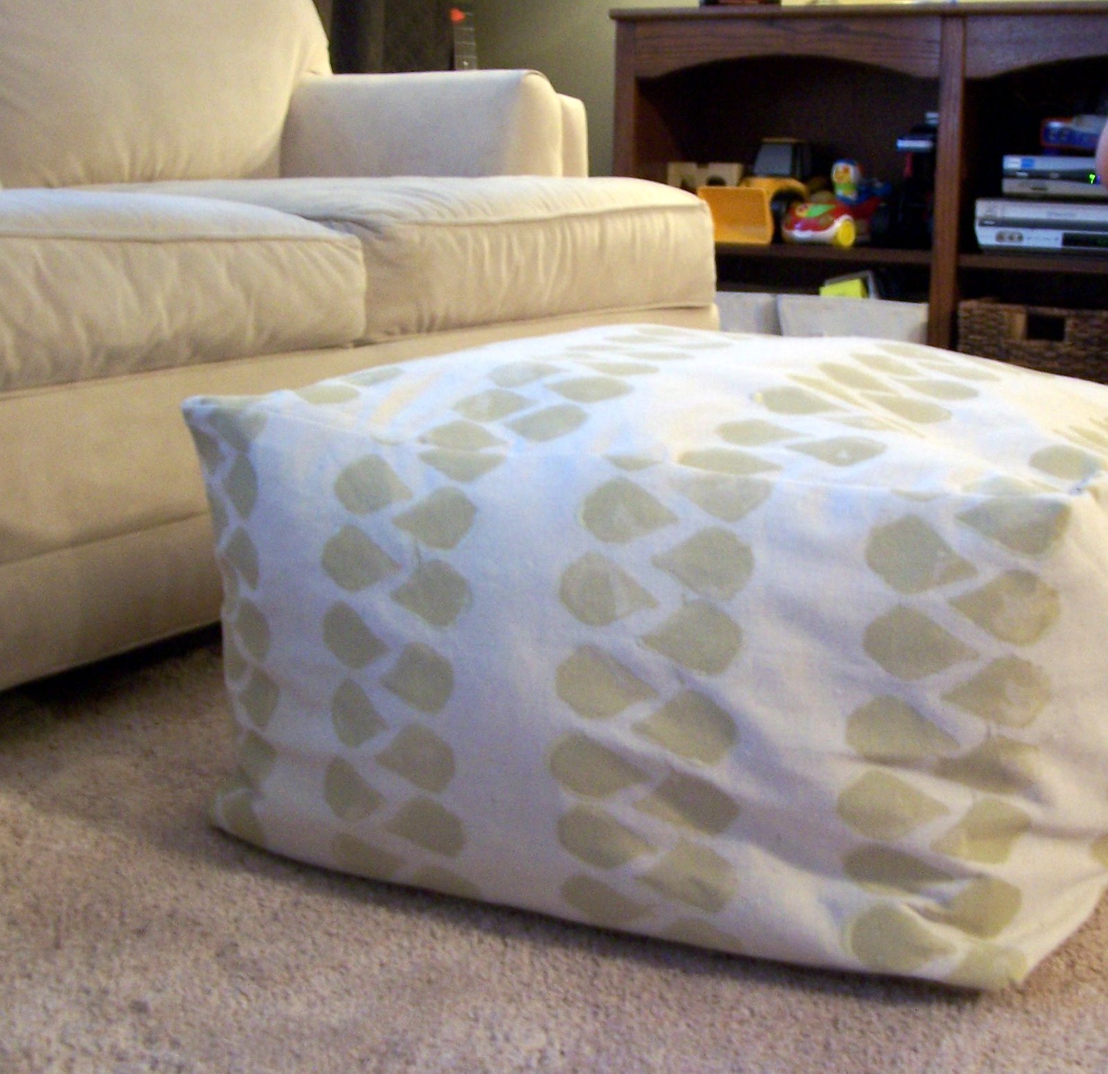 the Cre8tive Outlet DIY Square Pouf