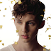 Troye Sivan mistura "Hands to Myself" e "Sorry", resultando em algo maravilhoso para o Jimmy Fallon