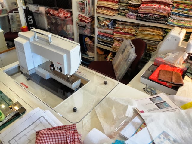 Esther's Quilt Blog I'm Going To Have To Learn To Love Itsomehow Interesting Bernina 820 Sewing Machine Review Esther's Quilt Blog I'm Going To Have To Learn To Love Itsomehow Interesting Bernina 820 Sewing Machine Review