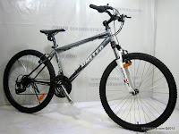 3 Limited Edition 26 Inch United Miami XC02 with SunTour Fork HardTail Mountain Bike