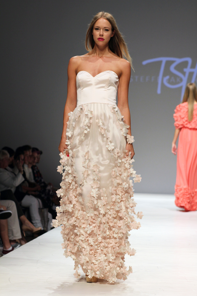 FASHION IN OSLO OFW Designer Show Norwegian mix