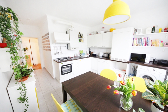 Magnoliaelectric: kitchen makeover {interior} Gelbe küche fotos