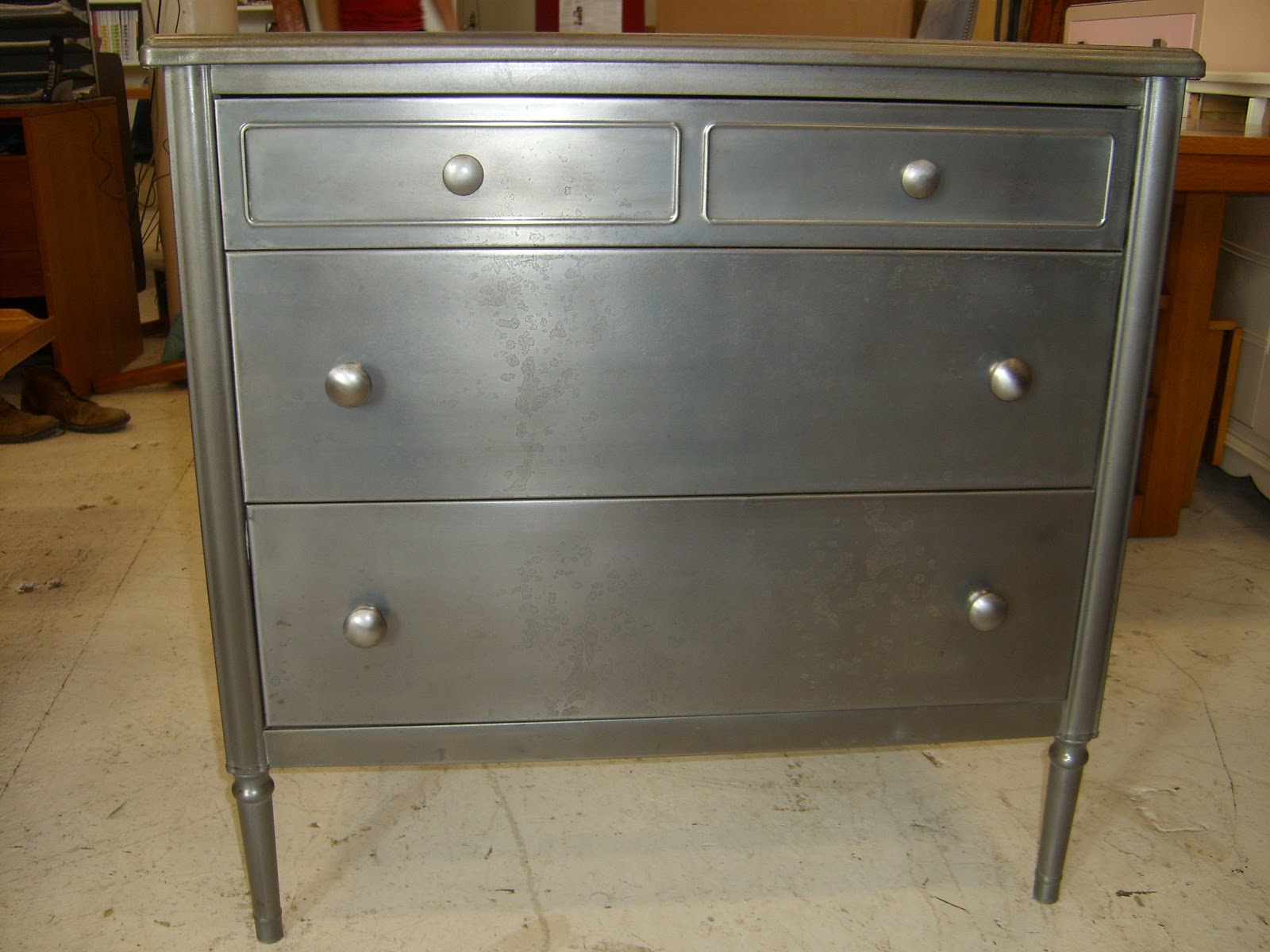 SIMMONS METAL DRESSER BONGRANDE