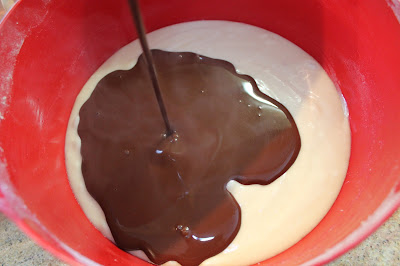 Is There A Middle Baker For Round Cake Pans Is There A Middle Baker For Round Cake Pans