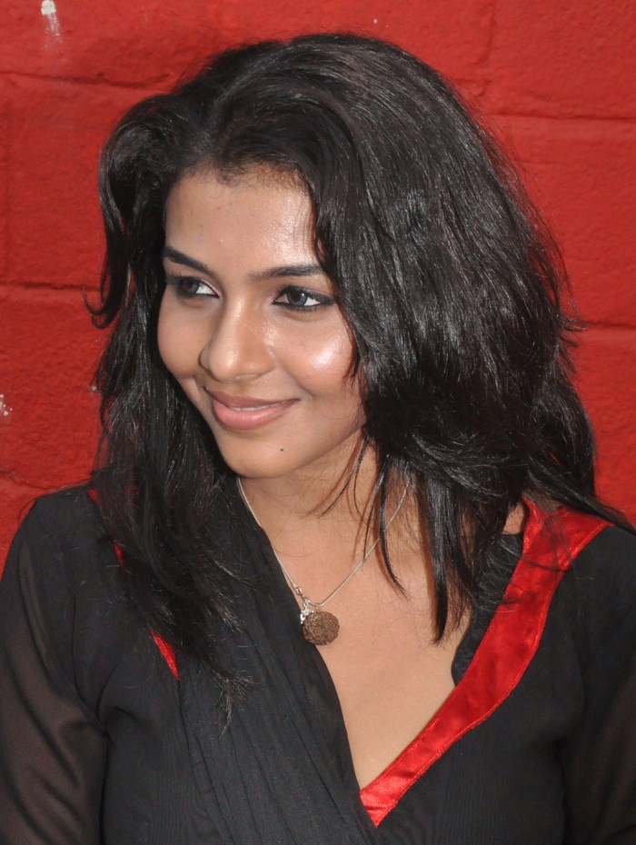 காதல் சரண்யா புகைப்படங்கள் Tamil+Actress+Kadhal+Saranya+Hot+Photos++(1)