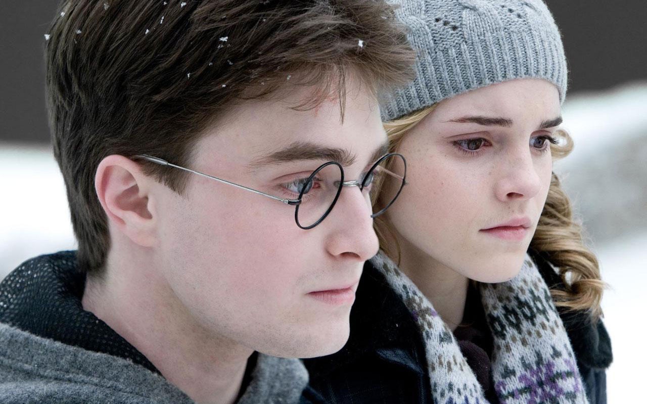 http://4.bp.blogspot.com/-5hZCnef9lhg/T9wKSqg8HII/AAAAAAAACAs/rgrMxIa_38E/s1600/emma-watson-in-harry-potter-and-the-half-blood-prince.jpg