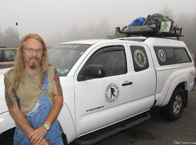 JerryHein_w_Sasquatch_Research_Team_truck.JPG