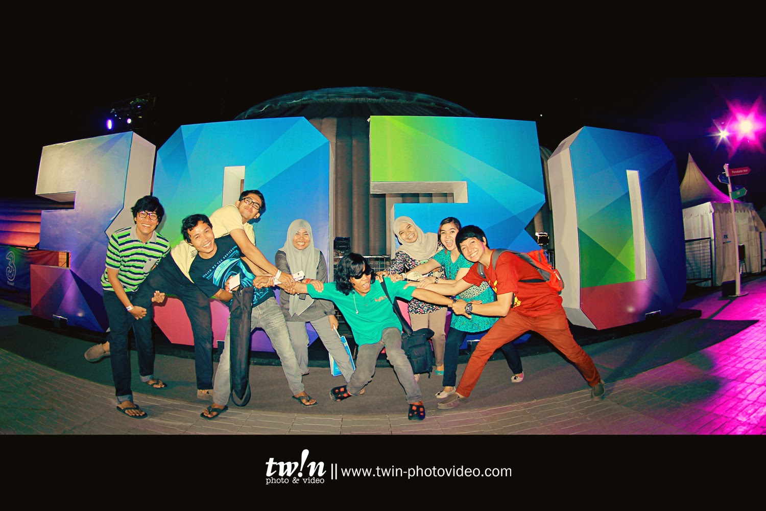 Twin Photo Video Crew at 3030SERANG Twin Photo Video Crew at 3030SERANG