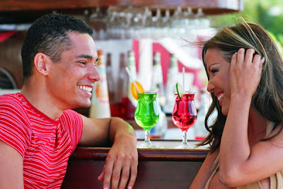 couple-dating-Habits That Let You Meet Women