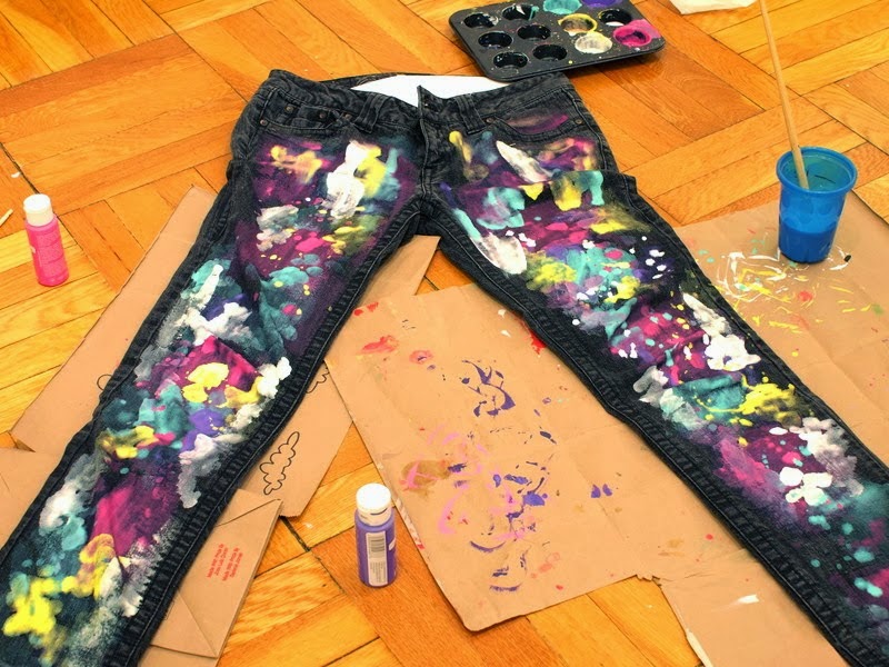 DIY Splatter Painted Pants Do it yourself ideas and projects