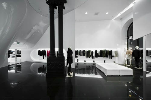 Capsula the Elegant Fashion Store Design Retail