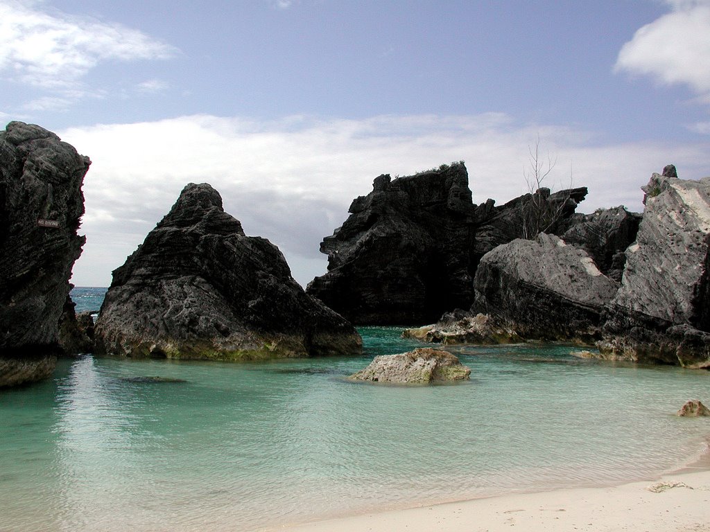 Island of the safest in the world "Okinawa".Choice Your Holiday