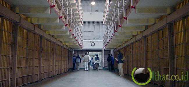 8. Narapidana paling buruk "tidak langsung" dipindahkan ke Alcatraz 8. Narapidana paling buruk "tidak langsung" dipindahkan ke Alcatraz