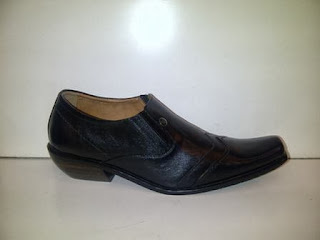 Sepatu pantofel Sepatu Gianni Versace