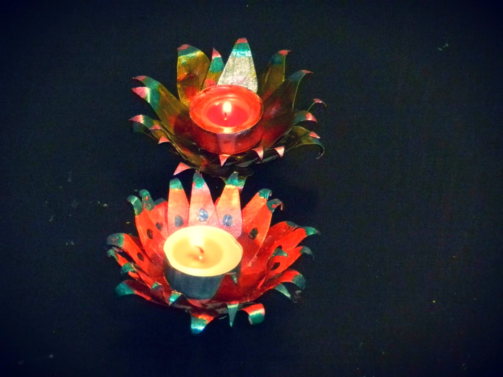 Creative DIY crafts DIY Candle decoration with tissue paper roll