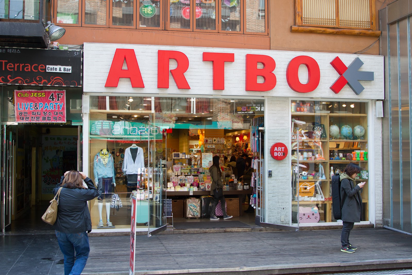 The Constant Crafter Hope Market and Art Box in Hongdae