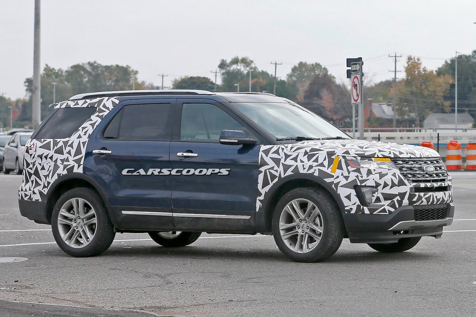 2016-Ford-Explorer-10.jpg