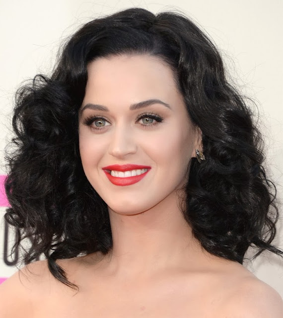 AMA 2013, Best Makeup, daniela pires, kelly, katy, rihanna, jennifer, taylor,