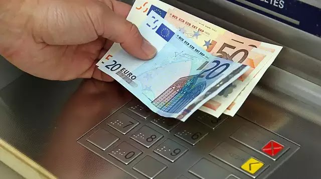 ΟΠΟΙΟΣ ΔEN YΠΟΒΑΛΛΕΙ ΦΟΡΟΛΟΓΙΚΗ ΔΗΛΩΣΗ ΔΕΝ ΜΠΟΡΕΙ ΝΑ ΚΑΝΕΙ ΑΝΑΛΗΨΕΙΣ ΑΠΟ ΤΟΝ ΤΡΑΠΕΖΙΚΟ ΤΟΥ ΛΟΓΑΡΙΑΣΜΟ.. ΟΠΟΙΟΣ ΔEN YΠΟΒΑΛΛΕΙ ΦΟΡΟΛΟΓΙΚΗ ΔΗΛΩΣΗ ΔΕΝ ΜΠΟΡΕΙ ΝΑ ΚΑΝΕΙ ΑΝΑΛΗΨΕΙΣ ΑΠΟ ΤΟΝ ΤΡΑΠΕΖΙΚΟ ΤΟΥ ΛΟΓΑΡΙΑΣΜΟ..