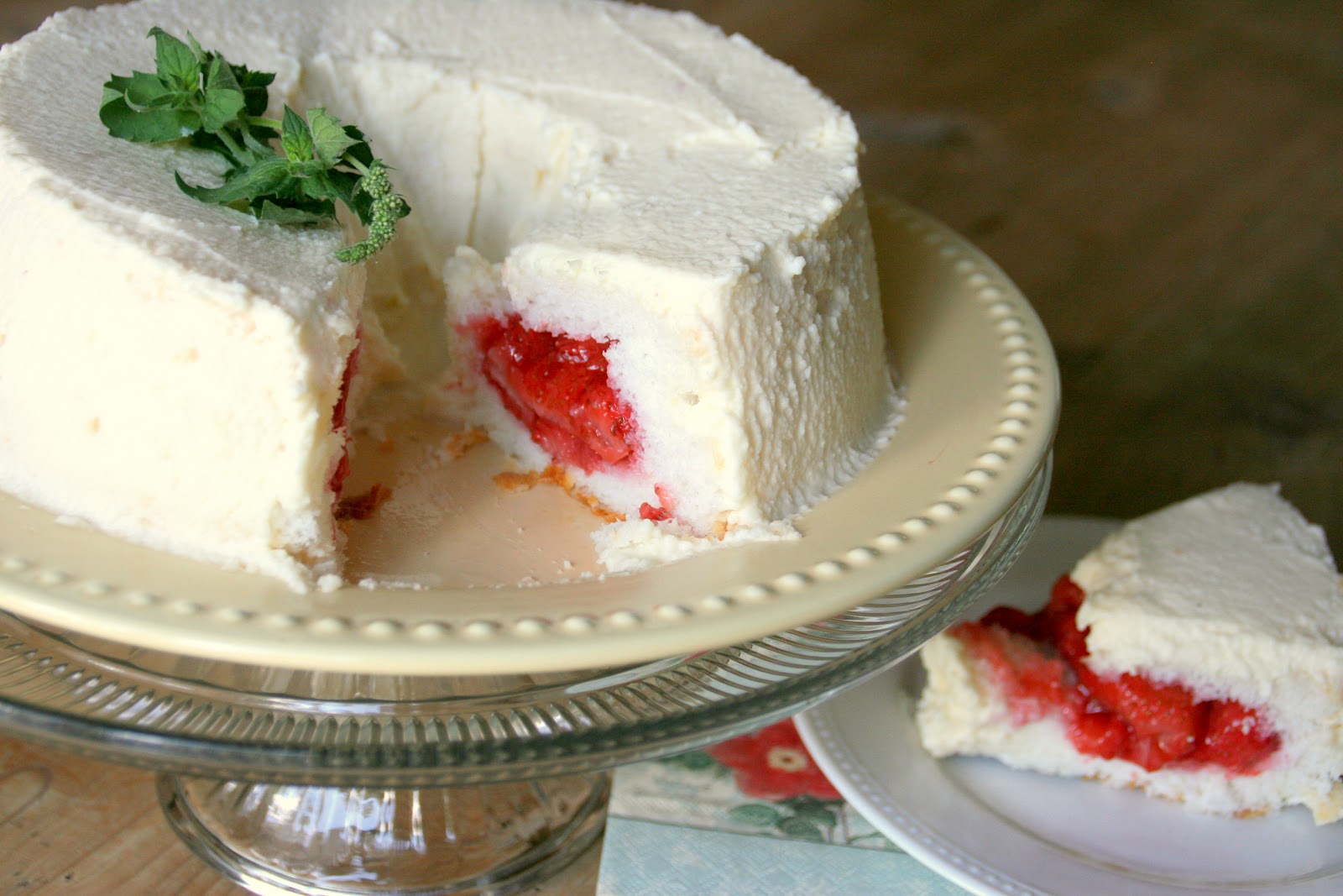 Angel Food Cake Stuffed With Whipped Cream And Berries Angel Food Cake Stuffed With Whipped Cream And Berries