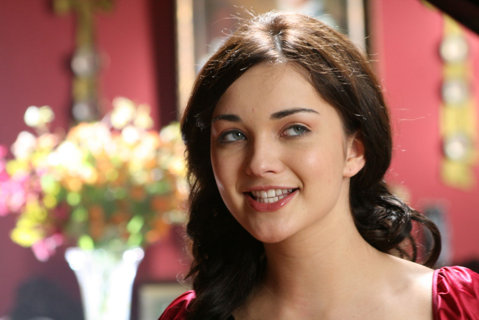 amy jackson smiling pic