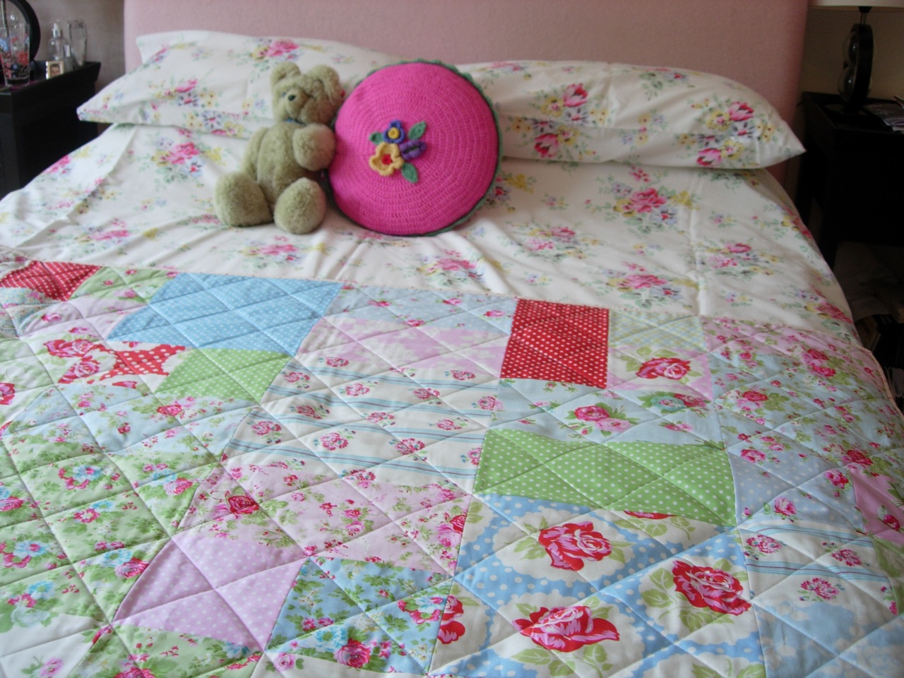 HenHouse Emporium Summer Blooms Quilt