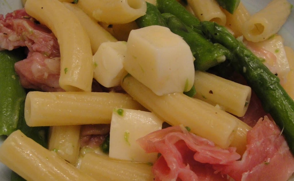 All Things Yummy Spaghetti with Asparagus, Smoked Mozzarella and