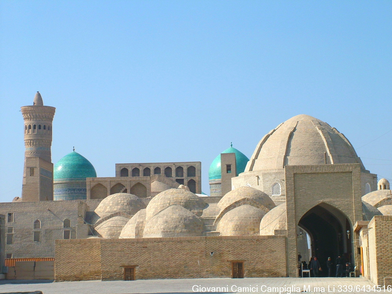 Bukhara-bazar_Taqi_Zargaron.jpg