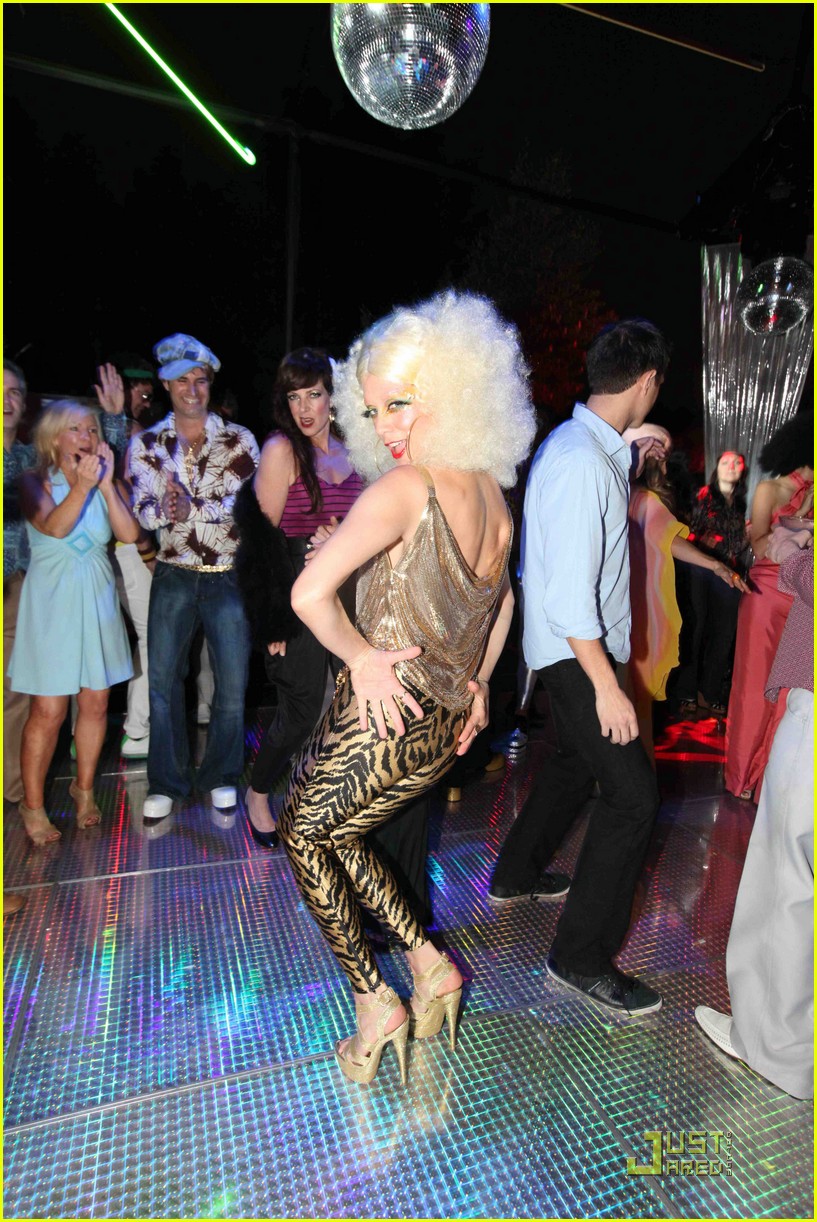 70's Disco Dance Party Goddess! :Kate Walsh | Hollywood Star Photos
