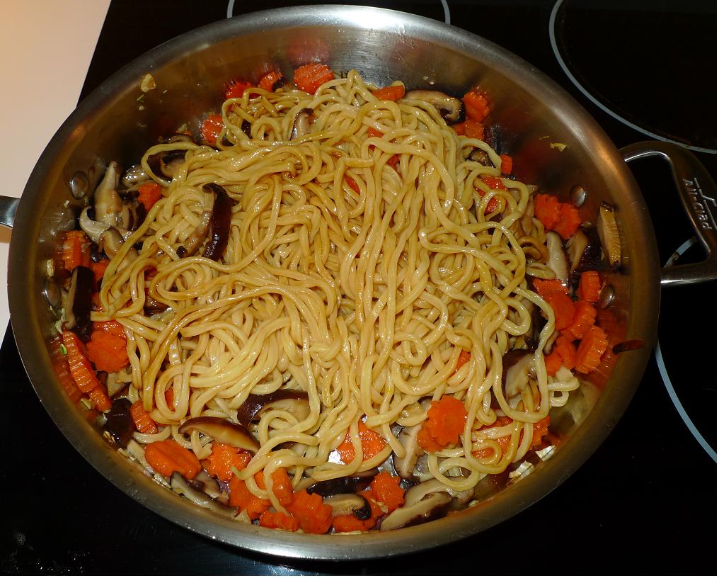 Amporn's Thai Kitchen Vegetarian Stir fried yellow noodle