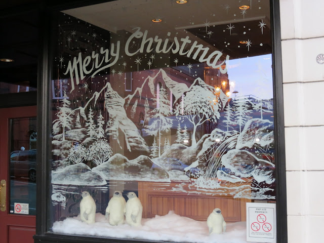 Destination Mike: Christmas Window Paintings