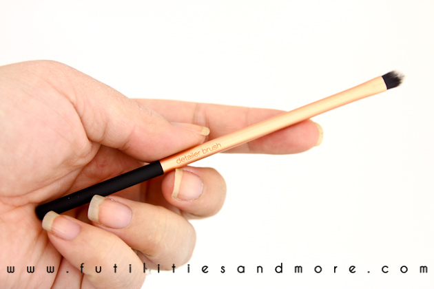 Real Techniques Core Collection Set Review - Makeup Brushes Real Techniques Core Collection Set Review - Makeup Brushes