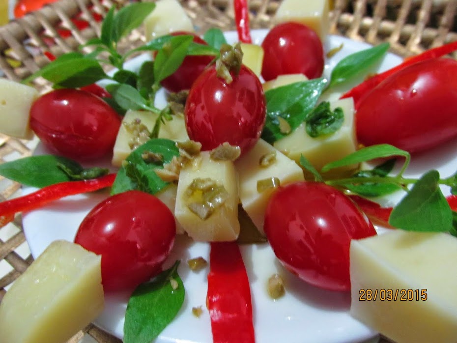 SALADA CAPRESE A MODA DA NECA MACHADO