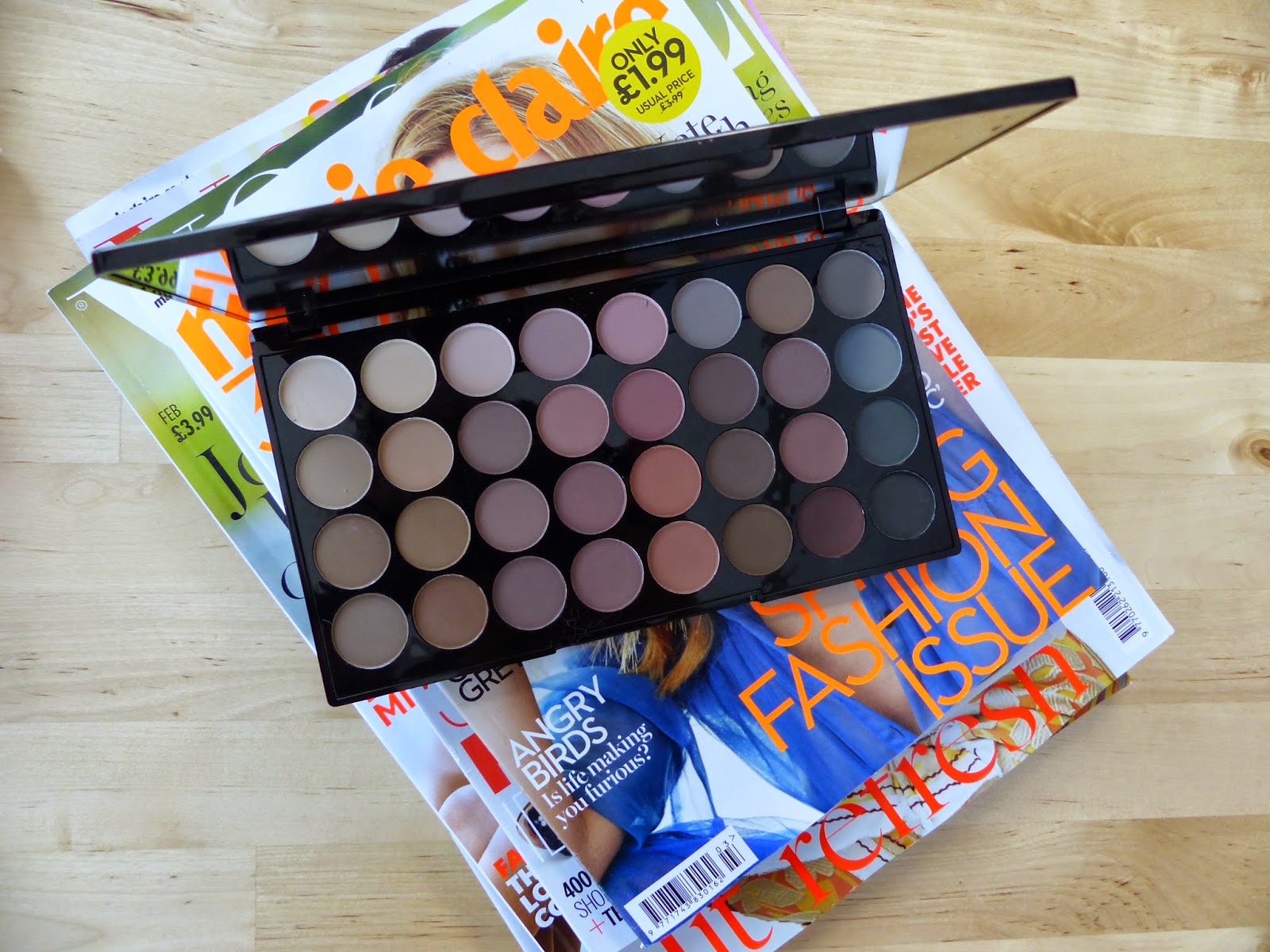 Review & Swatches New Makeup Revolution Beyond Flawless & Flawless