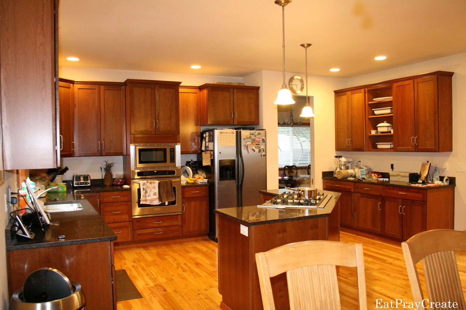 http://4.bp.blogspot.com/-5xhRg81MHlw/UnkmJKXV9pI/AAAAAAAAE3w/ClZGzGwUHqg/s1600/Kitchen.jpg