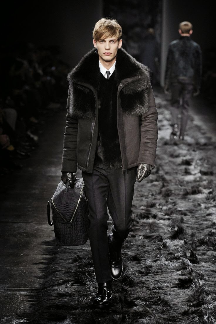 eddard stark, ned stark, winterfell, game of thrones, game of thrones fashion, game of thrones season premiere, winter is coming, sean bean, john snow, jon snow, winter, winter fashion, menswear, Fendi, Fendi F/W, fur collar, asos fur collar, fur collar for men, medieval, medieval fashion, medieval clothes for men, renaissance faire, renaissance fair, renaissance faire costume, viking, viking costume