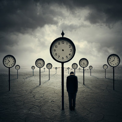 http://4.bp.blogspot.com/-5ynmhkRuCQQ/T8J9P_BdsUI/AAAAAAAABRg/sM7MLogVsik/s400/The_Time_Traveler_by_xetobyte.jpg