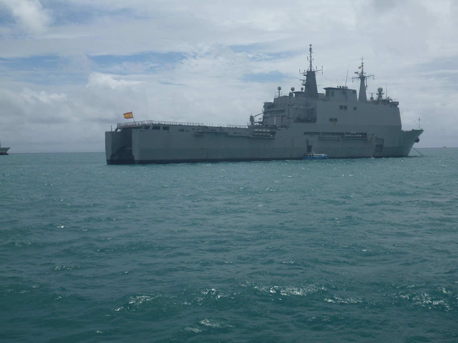 Bateau espagnol croisé en mer Bateau espagnol croisé en mer
