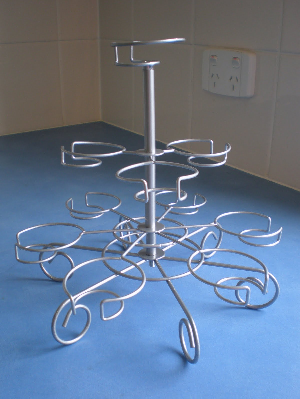 Wire Cupcake Stand