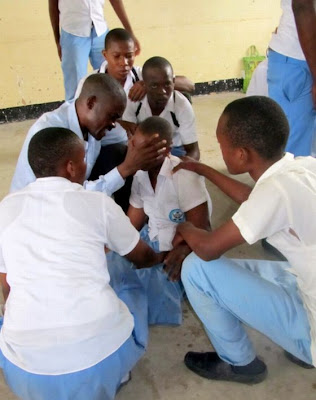 Mbuzi Mzee: Picha 5 za Wanafunzi Waliovamiwa na Mashetani Shule ya