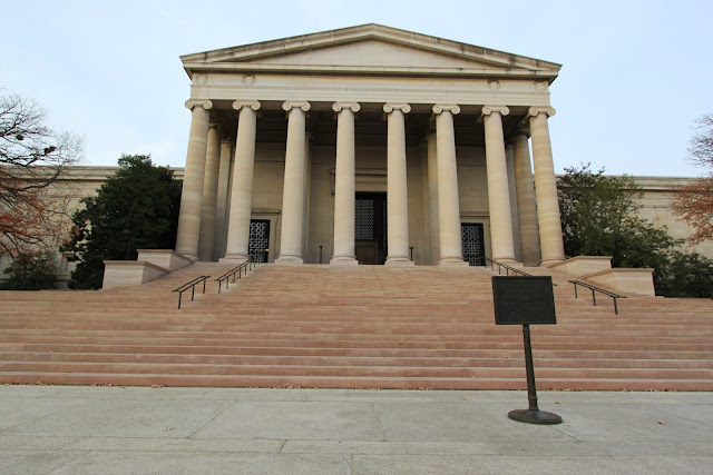The main entrance of National Gallery of Art in Washington DC, USA The main entrance of National Gallery of Art in Washington DC, USA