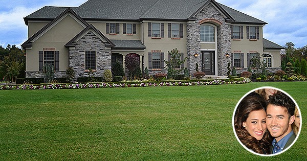 Mis Idolos Stars::::::::::: Kevin y Danielle Jonas venden su casa a $ 2